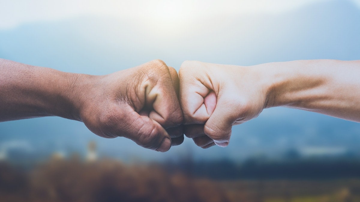 The Power of Deaf and Hearing Interpreter Teaming: Enhancing Access Through Collaboration